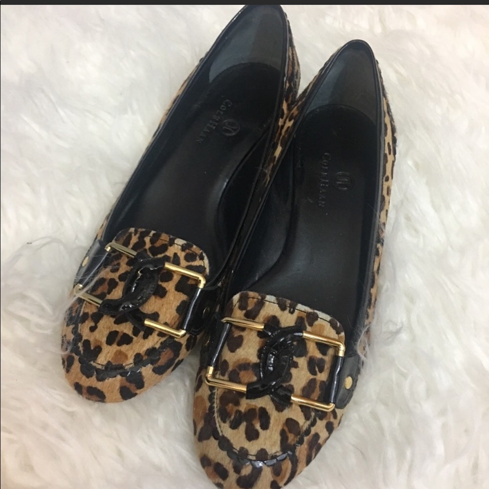 UEC. Leopard print loafers.